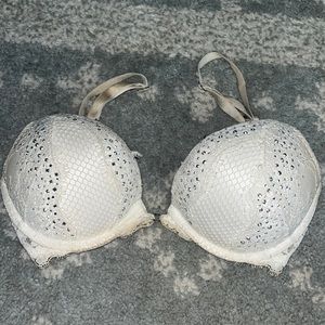 32C VS Bombshell Bra